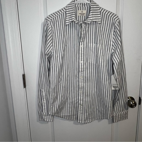 Mutual Weave Women’s Button Down Long Sleeve Shirt Size Small Cotton Stripped - Picture 7 of 8